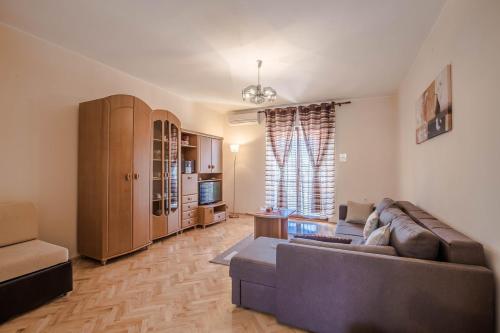 Apartment Luciana 225