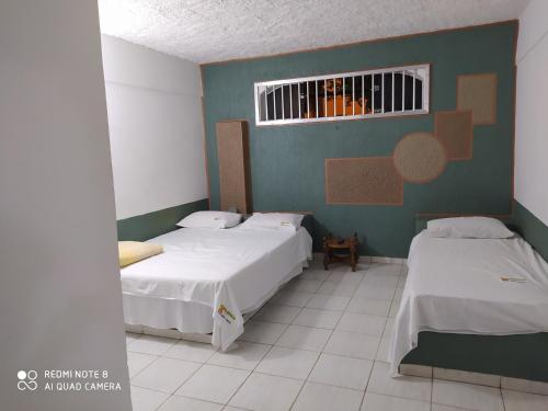 1 double bed, 1 twin bed