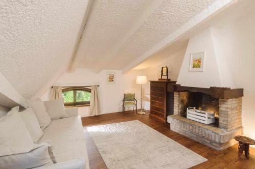 Létesítmények, Villa Mery, sui colli della riviera di Rimini in Mondaino
