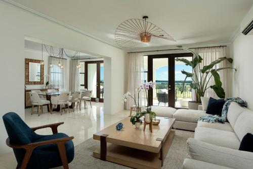 . The Country Club Residences at Grand Reserve
