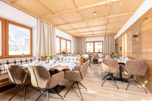 餐廳, Appartement Pension Auhof in 凱撒山麓戈英