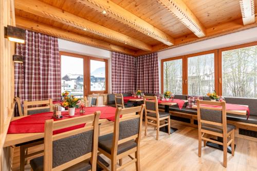 餐廳, Appartement Pension Auhof in 凱撒山麓戈英