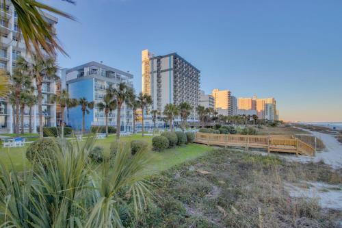 Boardwalk Resort Beachfront Condo by Hosteeva - image 11
