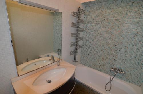 Three-Bedroom Apartment image 10