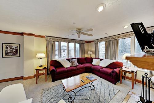 Ski-In Ski-Out 1100 Sq Ft Mountain Escape - Pools condo - image 2