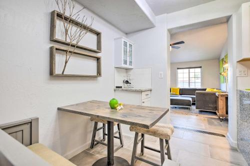 11 Mi to Dtwn Phoenix! Mtn-View Retreat with Hot Tub in Laveen