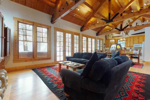 3137 Arrowhead - image 2