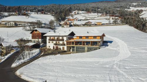 Ieeja, Schweiggerhof -Agriturismo- Farm Holidays in Villandro