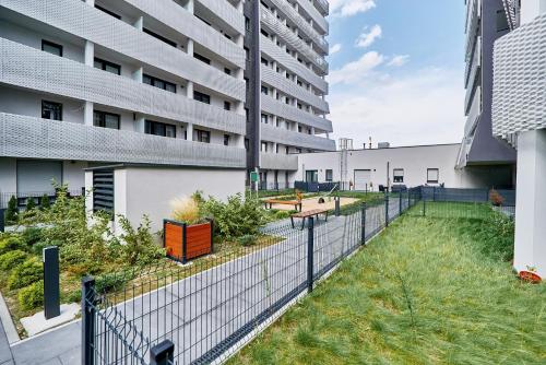 One-Bedroom Apartment image 8