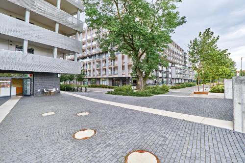 One-Bedroom Apartment image 2