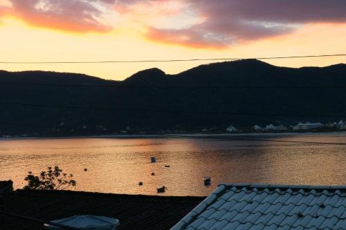 Mirante Particular casa com 5 quartos linda vista em Florianopolis