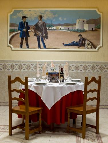 Restorāns, Hostal Rural Alba in Losalbarikokve