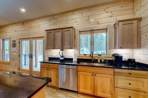Wicked Moose Cabin - image 2