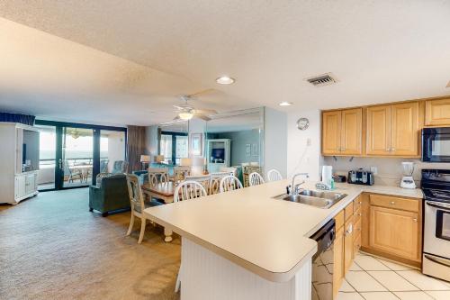 Edgewater Beach Resort - image 8