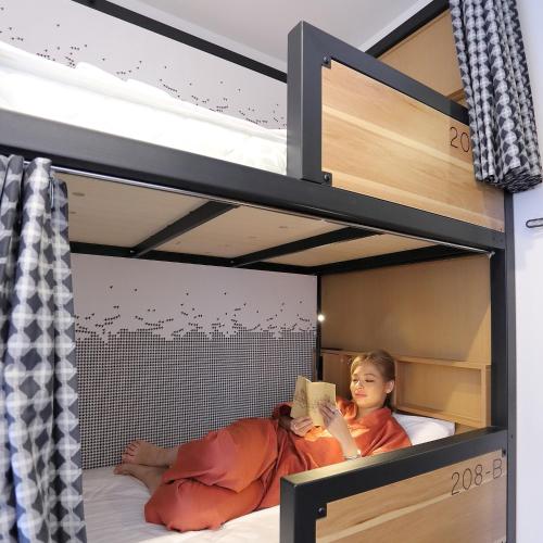 room detail thumbnail 1