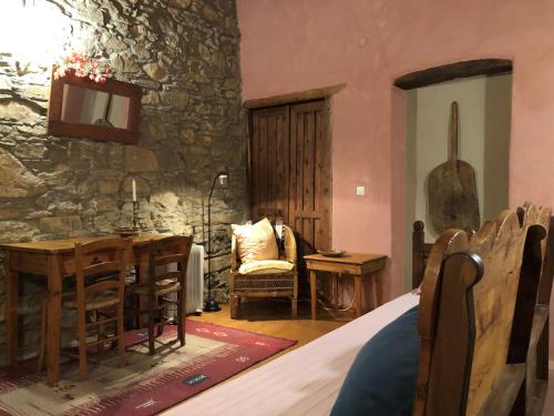 LITTLE HOUSE, Charming Village House with Fantastic View in Volissos