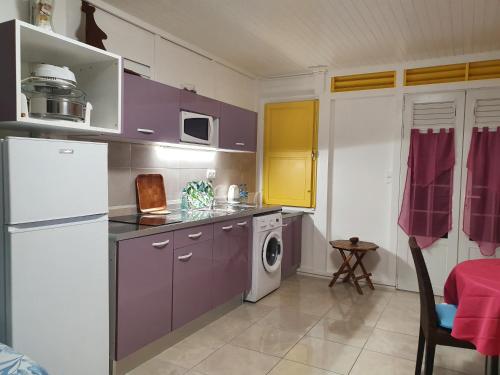 Coquet deux pieces meublee, proche mer