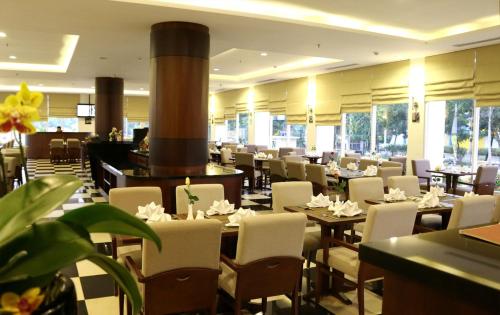 Restaurant, Java Palace Hotel in Cikarang