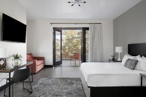 Hotel Casa 425 + Lounge, A Four Sisters Inn in Claremont, USA