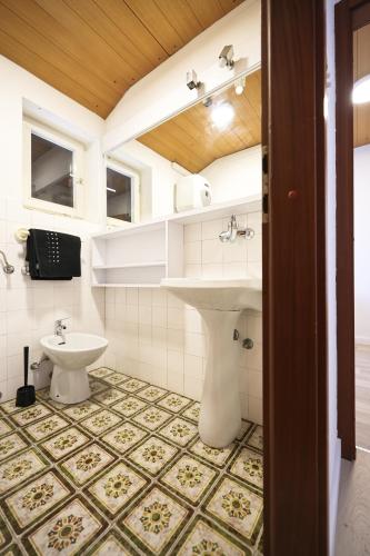 The big blue - 3BR loft apartment