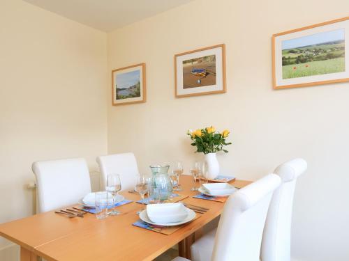 14 Combehaven - image 13