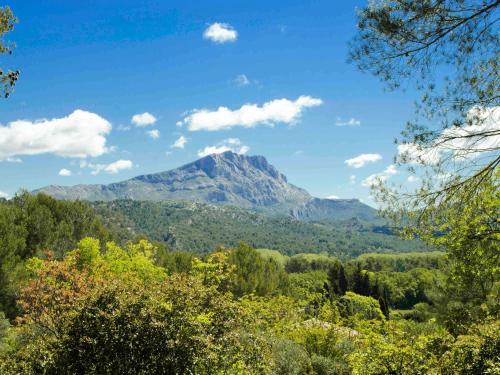 photo chambre hotelF1 Aix En Provence Sainte Victoire