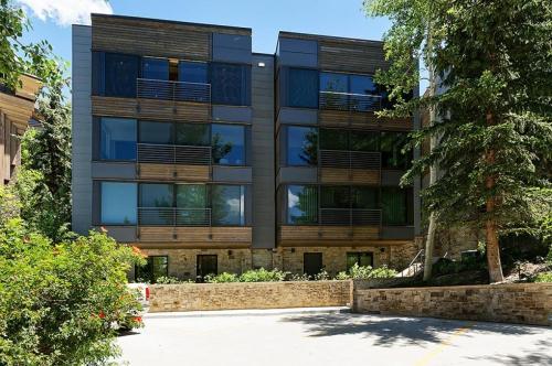 Durant Condominiums Unit C6, Ski-In Condo, 2 Blocks from the Silver Queen Gondola detail