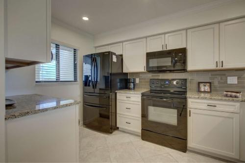 Siesta Dunes on Siesta Key 402 - image 9