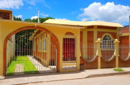 Casa Cerca de La Media Luna Tierra Nueva