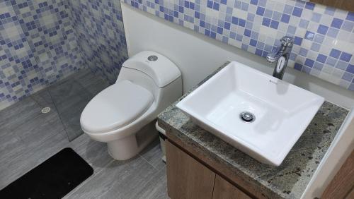 APARTAMENTO VACACIONAL EN RICAURTE - PUERTO AZUL