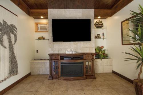 Royal Waikiki Penthouses - main image