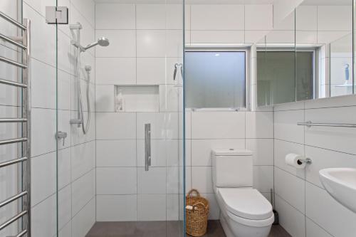 Kohi Point - Ohope Beachfront Holiday Home