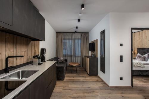 Cocina, hager's apartments in Saalbach
