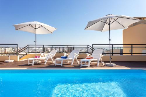 Swimming pool, Privilege Apartment Les Mouettes with Rooftop Pool, Village Marina - Olhao in Olhao