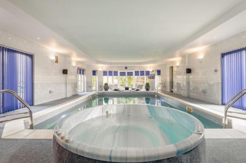 Luxury 6-bed House With Pool, , Fife