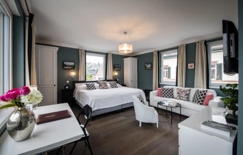 Hotel Belle Epoque - image 10