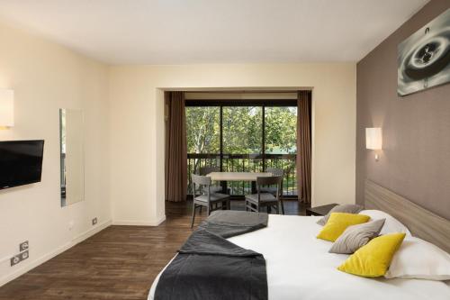 1 double bed