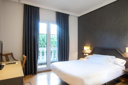 1 queen bed