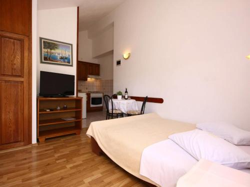 Apartment image 7