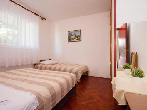 Apartment image 5