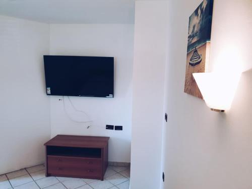 Two-Bedroom Apartment image 6