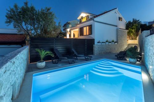 Villa Desire with private pool and sea view - Location, gîte - Sevid