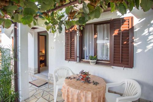  Apartment Carla in Pula
