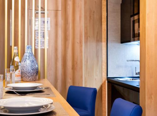 Sevilla Casa Sevilla 1920 Suites by Epoca 4-Star Guesthouse room