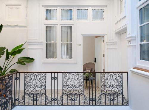 Sevilla Casa Sevilla 1920 Suites by Epoca 4-Star Guesthouse pool