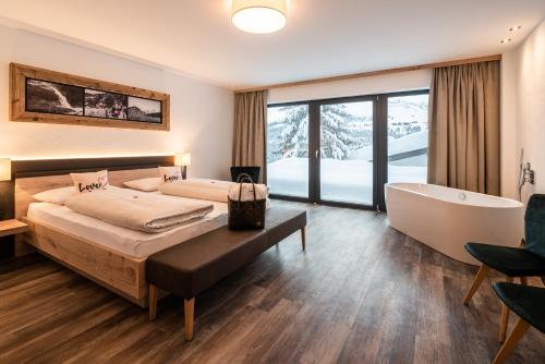 286417947 Ursprung Panorama Hotel Königsleiten