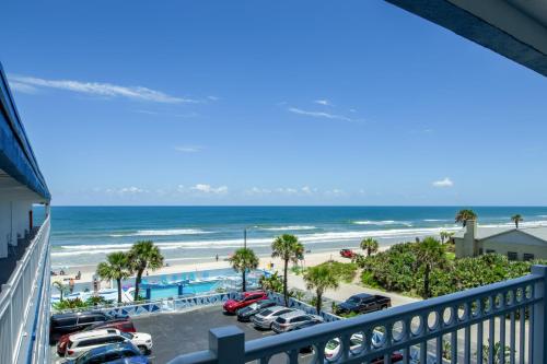 Chateau Mar Beach Resort - image 18