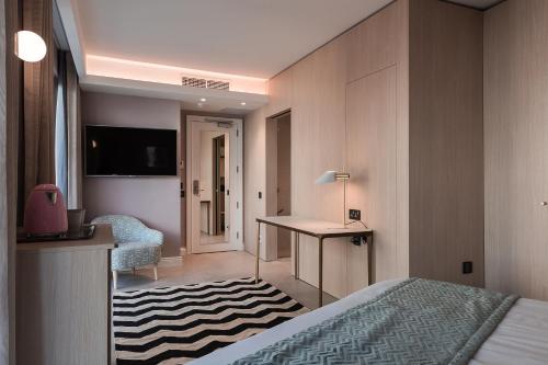 123 MAINSTREET boutique hotel - image 2