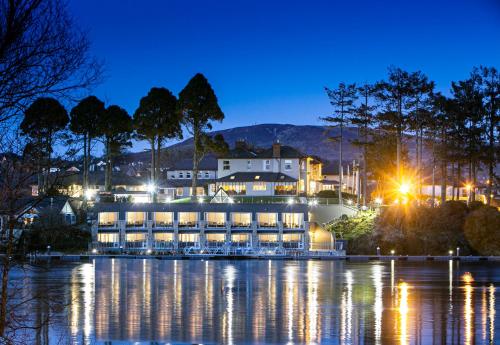 . The Lakeside Hotel & Leisure Centre