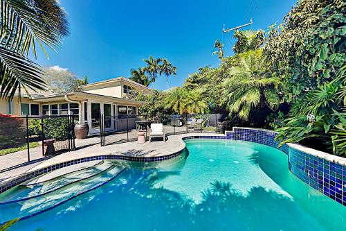 Beach Retreat with Private Pool & Florida Room home Fort Lauderdale 